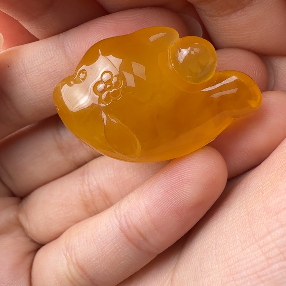 未镶嵌琥珀珠宝奇石娟****室