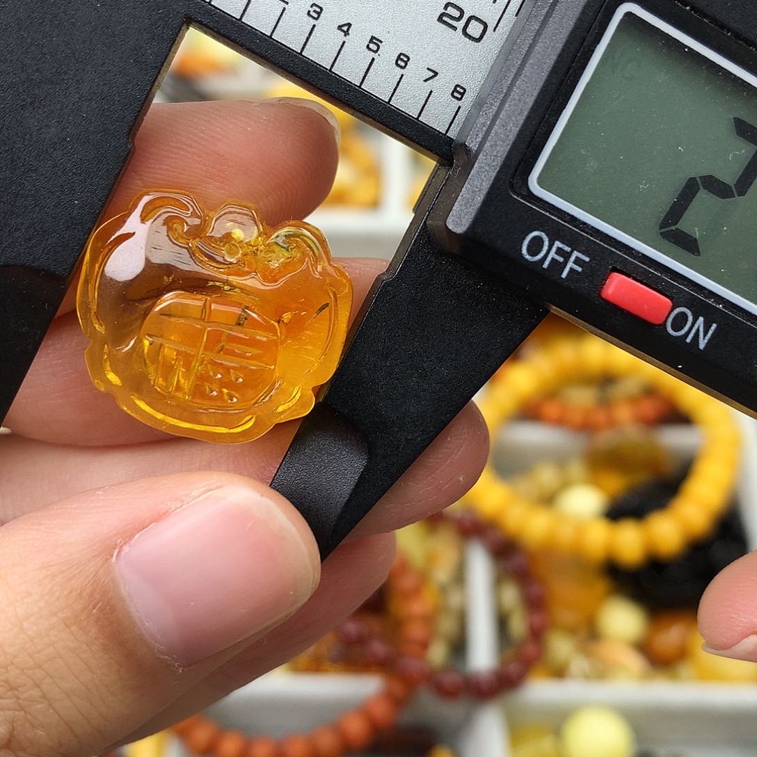未镶嵌蜜蜡珠宝奇石