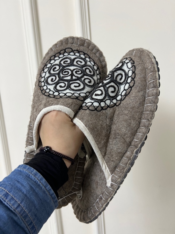 进口手工毡拖鞋，手工 44码数