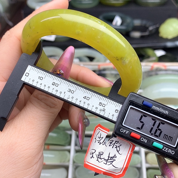 蛇纹石玉手镯未镶嵌959