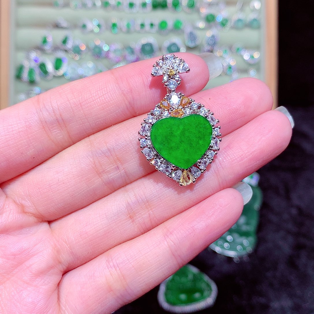 【闪购商品】翡翠吊坠(不含链)未镶嵌