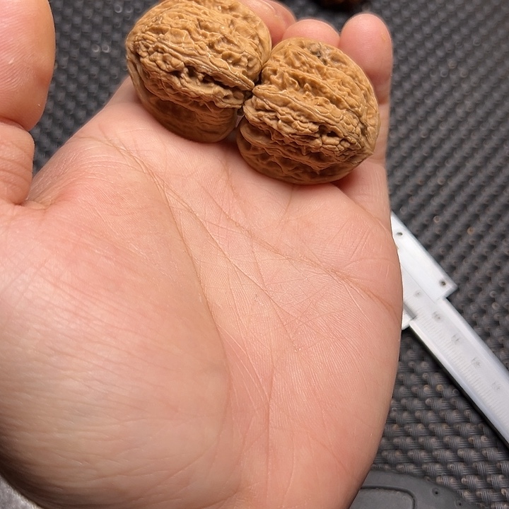 文玩核桃吊坠唐三角