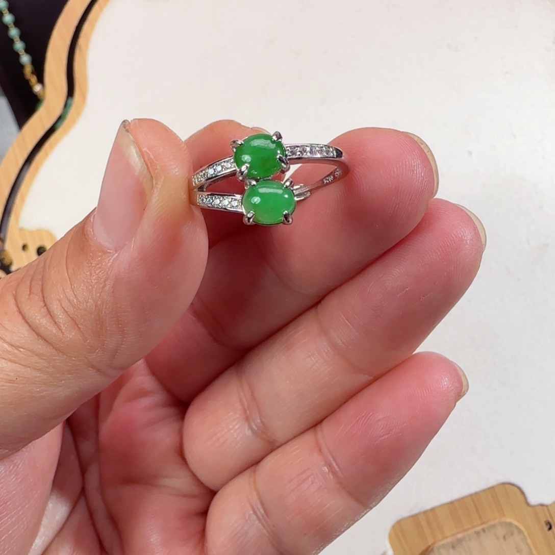 翡翠颈饰未镶嵌仿古