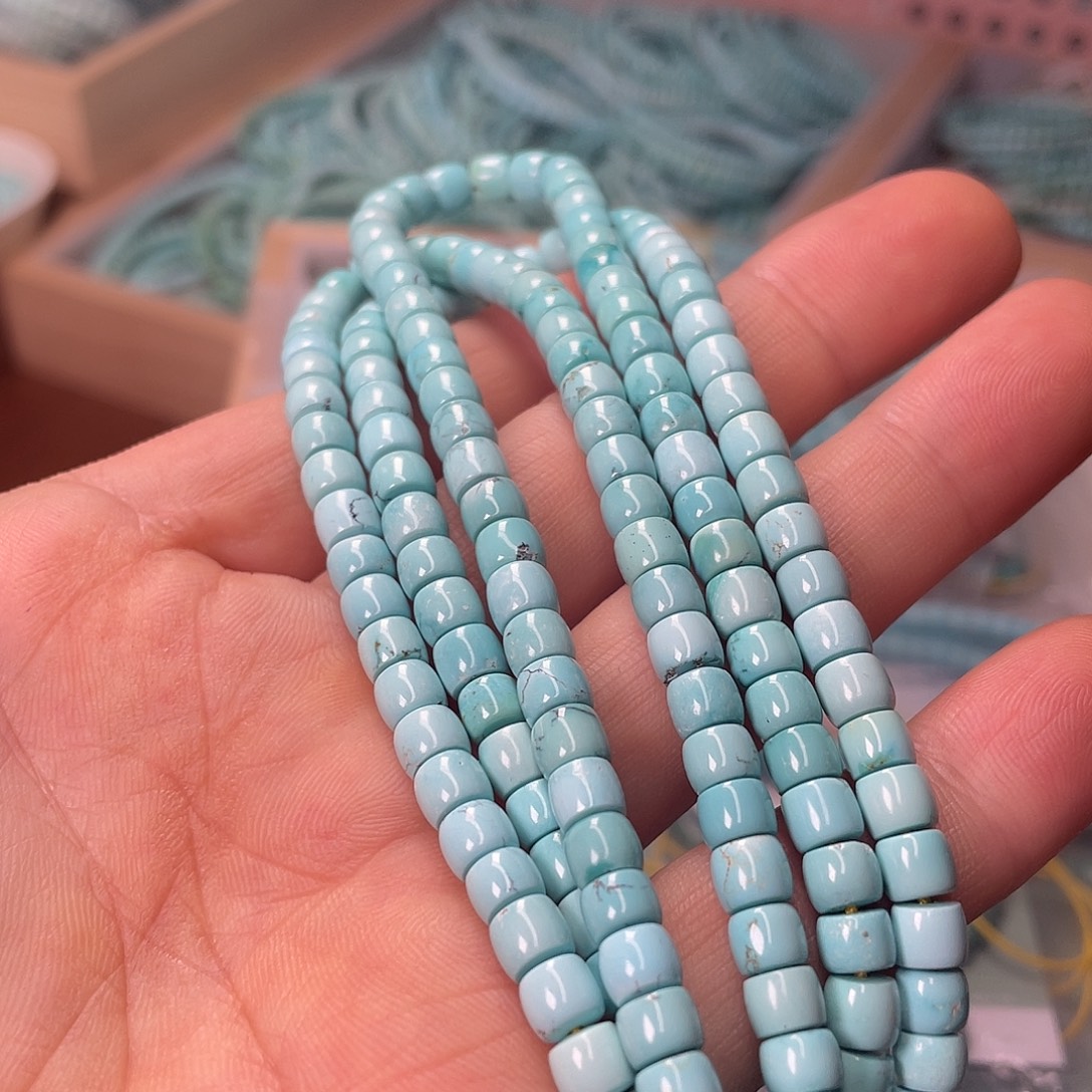 绿松石未镶嵌颈饰