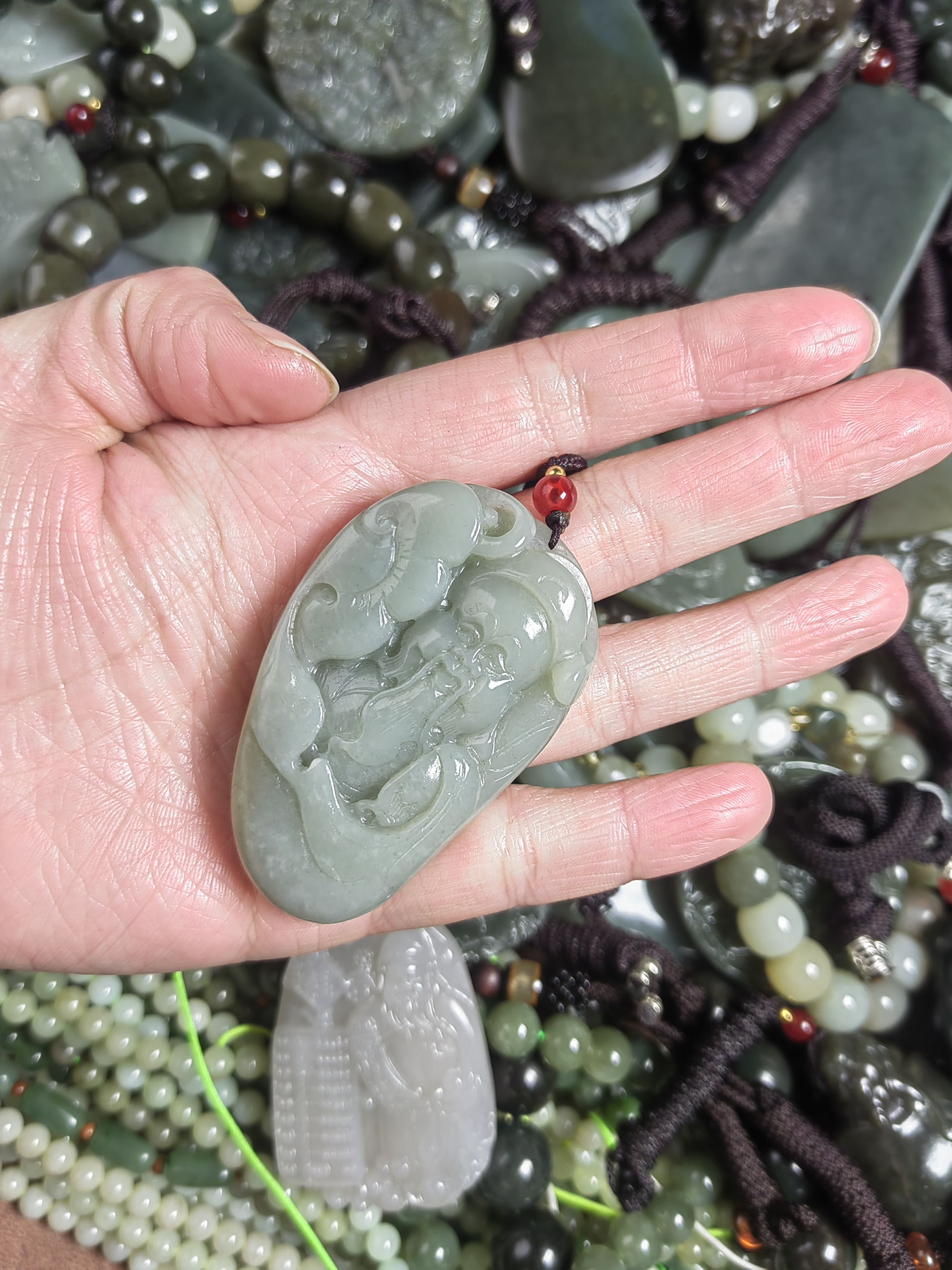 天然和田玉新疆且末糖财神把玩吊坠