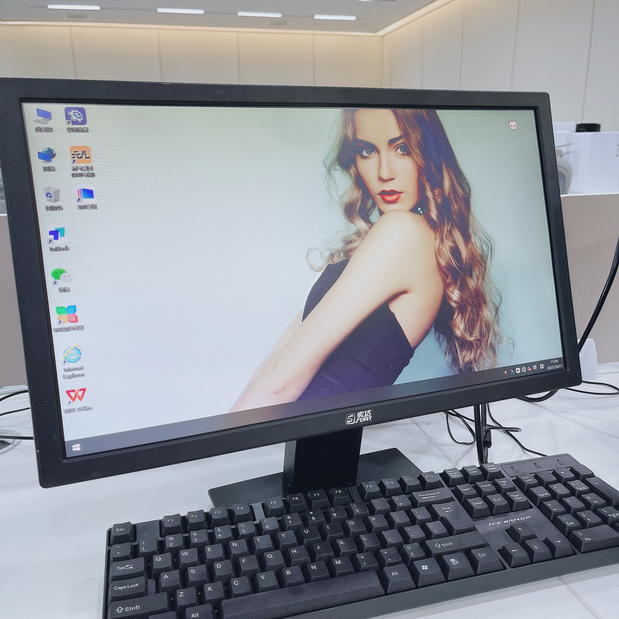 99新 HP/惠普 联想三星现代19英寸曲面高清游戏显示器