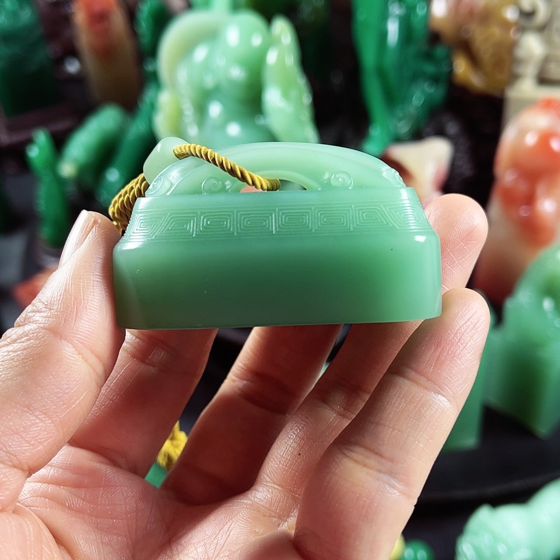 四川石玉*哥名贵石材梅子青