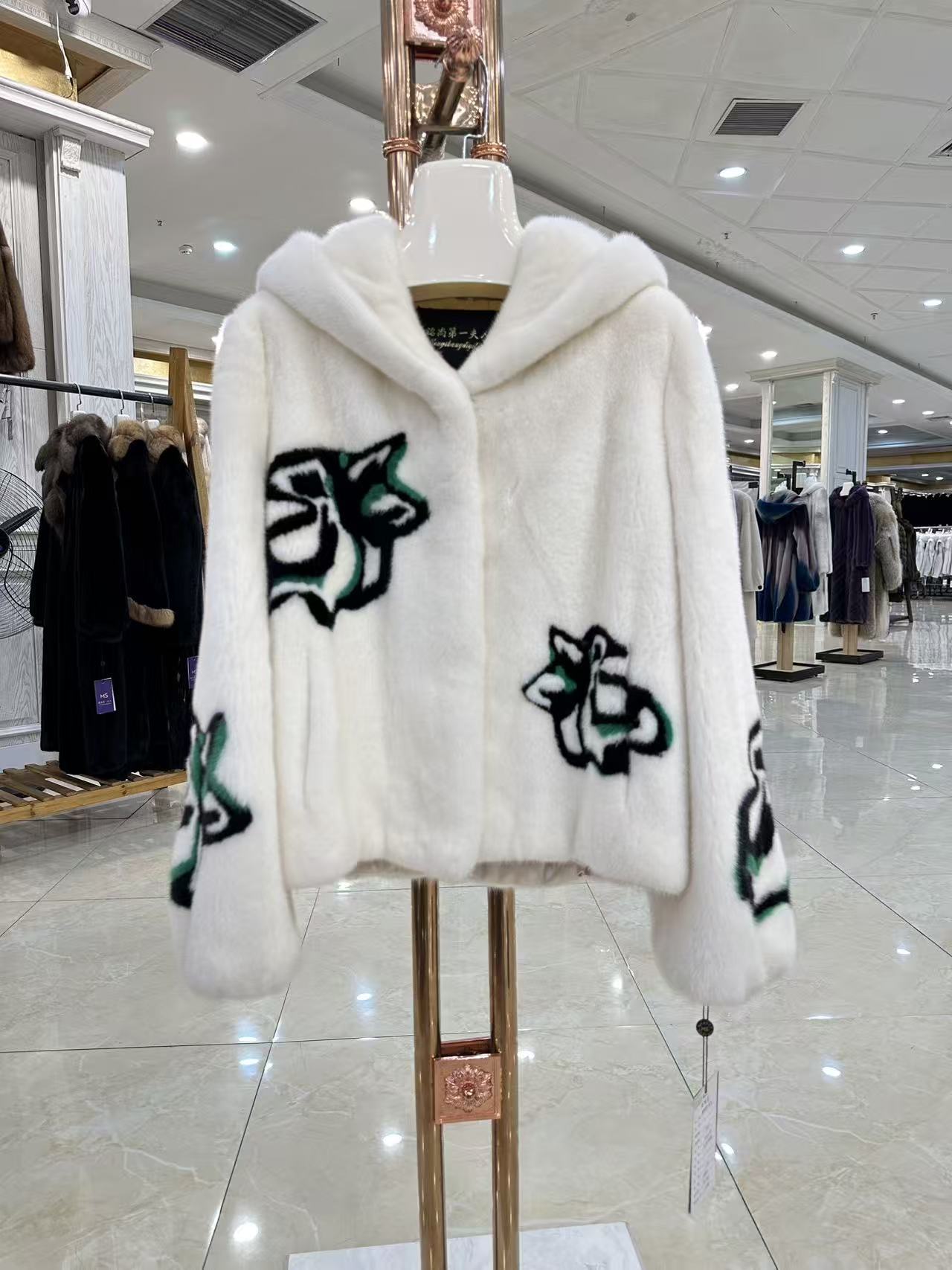 5号~新款紫金天鹅绒二短女装皮草外套（具体以实物为准）