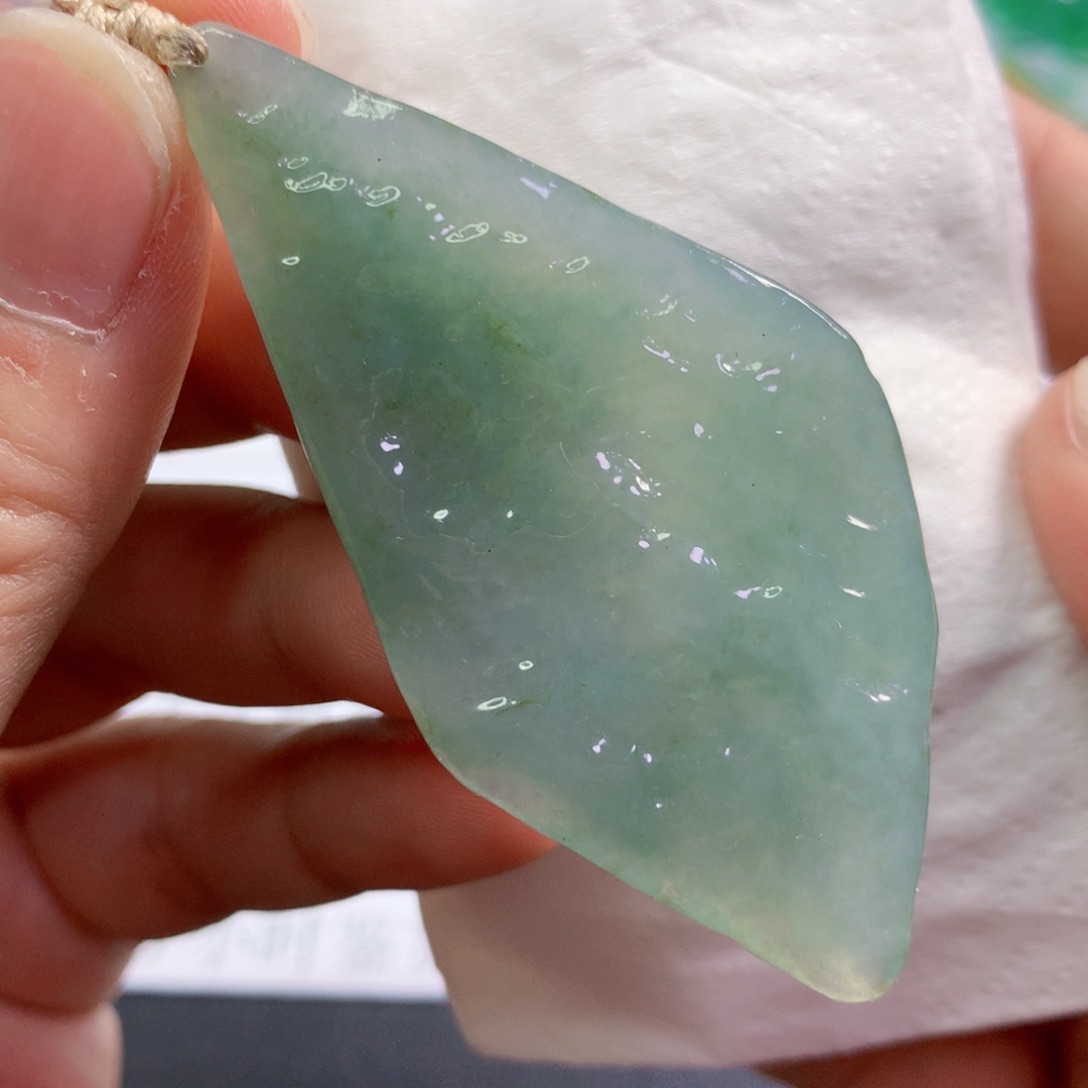 【闪购商品】翡翠吊坠(不含链)未镶嵌