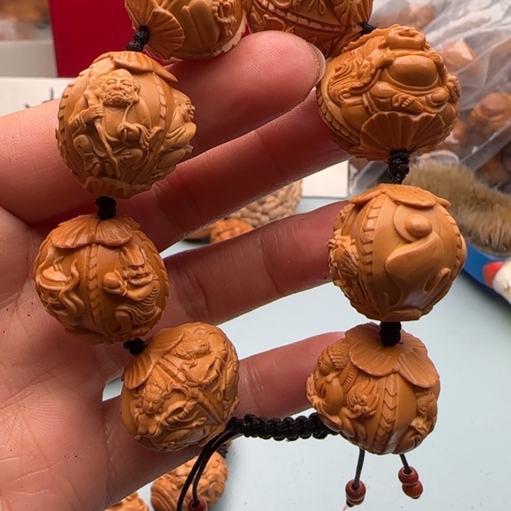 橄榄核手串雕刻工艺