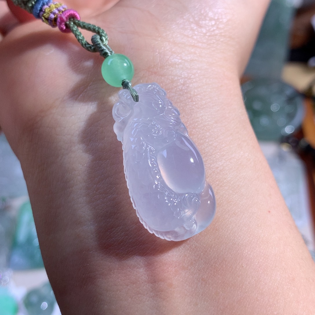 翡翠颈饰未镶嵌小龙宝珠