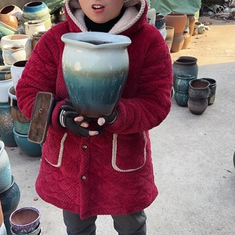 20口23高瑕疵盆子。