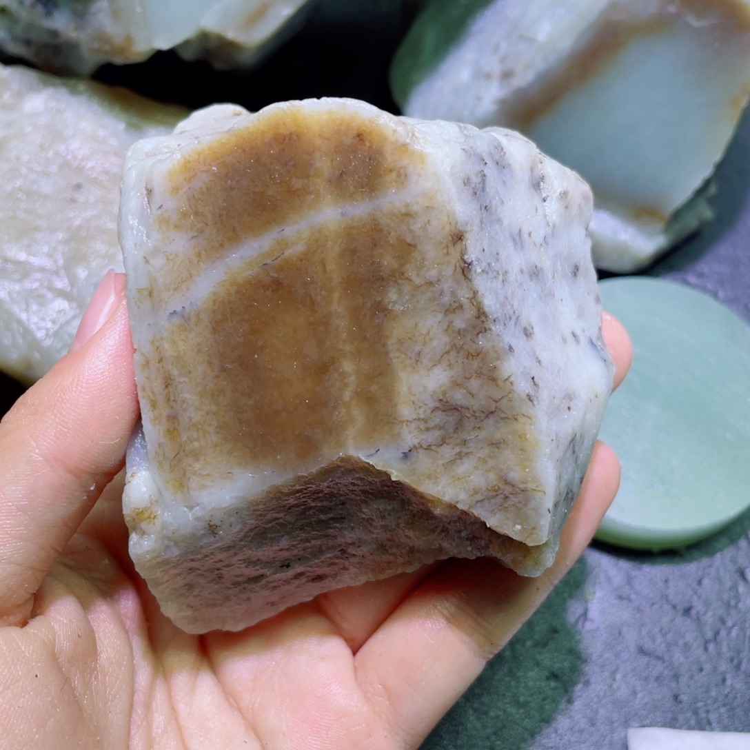 和田玉未镶嵌珠宝半成品