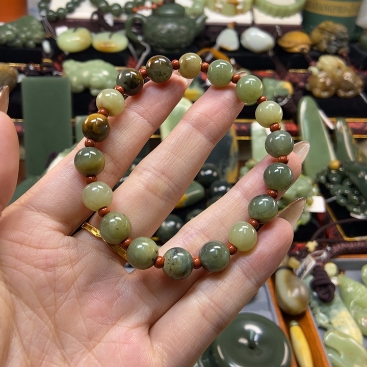 未镶嵌手串岫岩河磨玉（透闪石质玉）