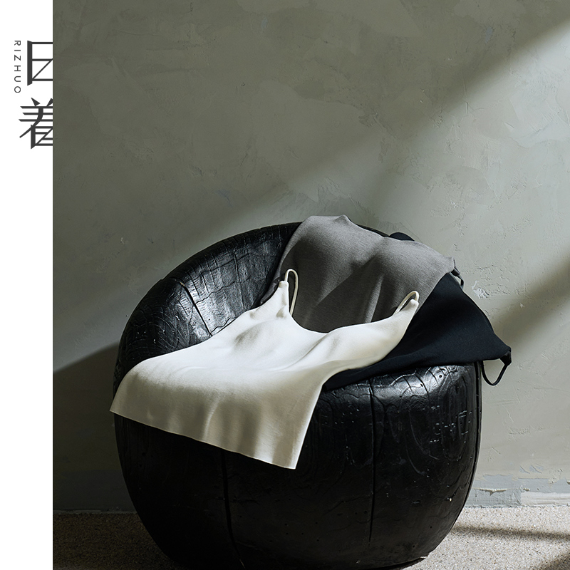 日着原创一体式吊带背心2025款秋冬带胸垫云感磨毛上衣Z254099T3