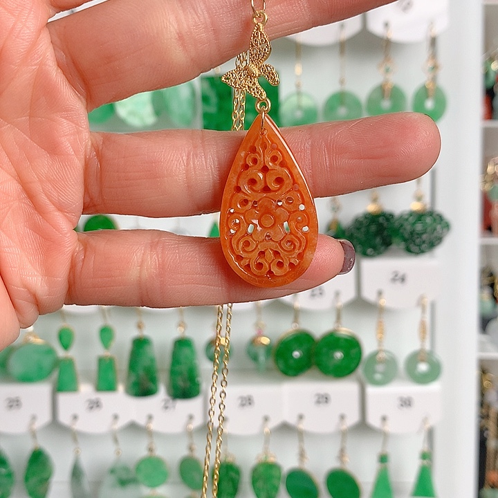 翡翠耳饰未镶嵌翡翠