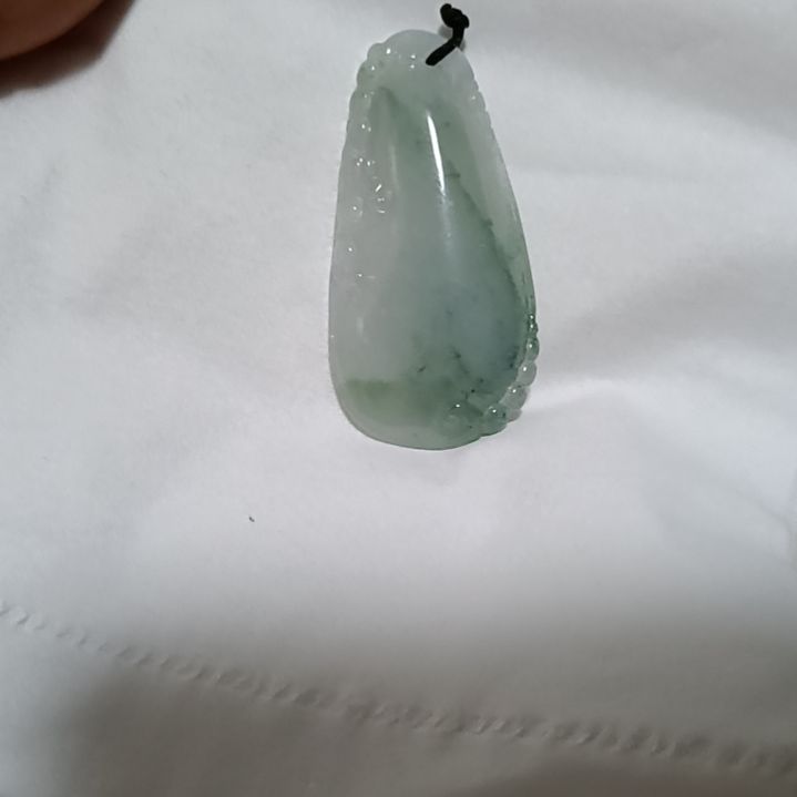 翡翠颈饰未镶嵌吊坠