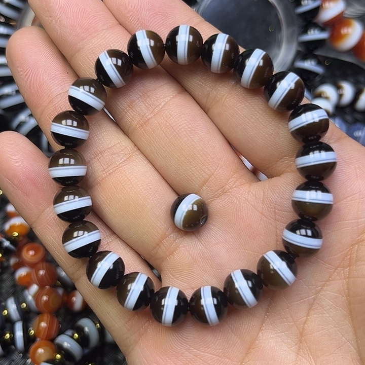 夏***雪玛瑙/玉髓未镶嵌手串