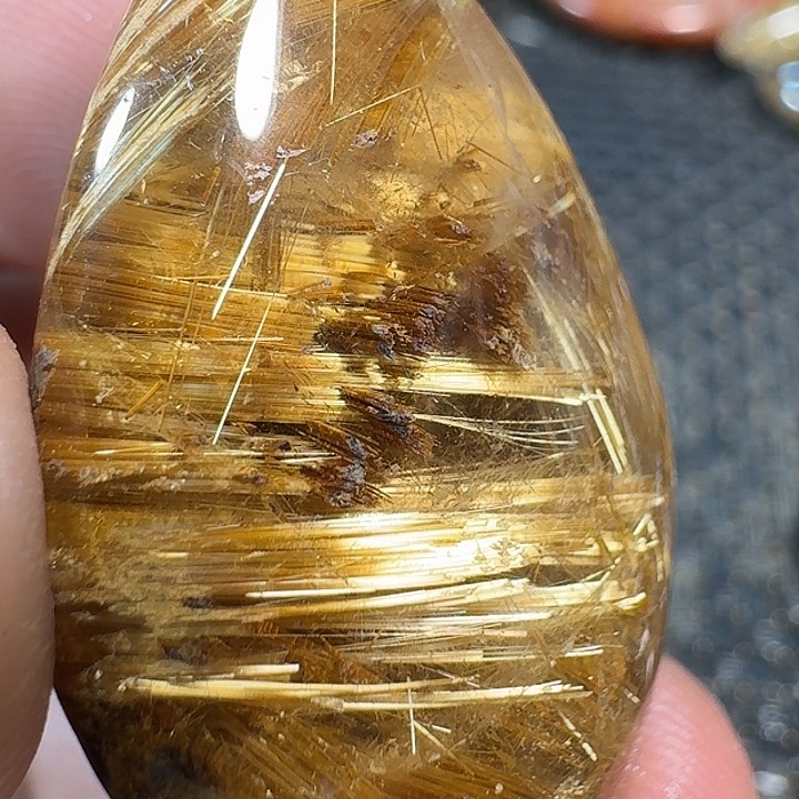 奇***哥未镶嵌颈饰水晶好