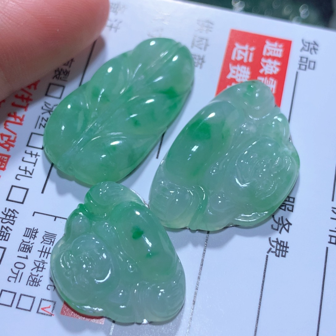 翡翠颈饰未镶嵌缅甸