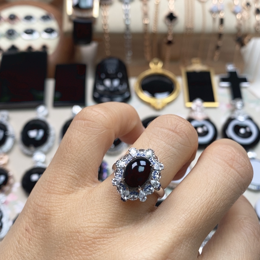 翡翠18K金镶嵌戒指