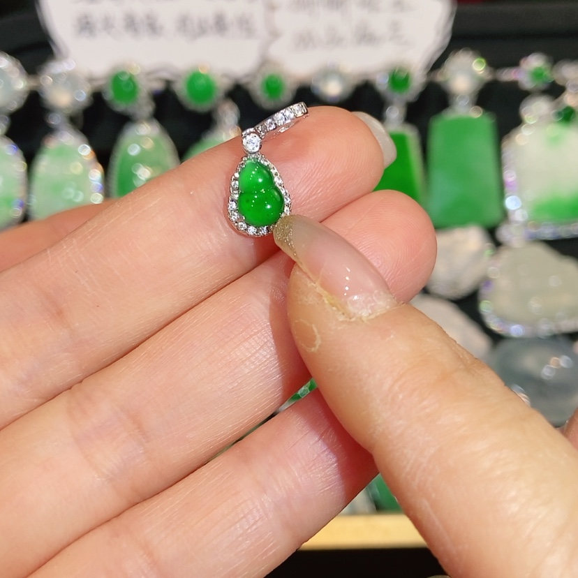 【闪购商品】颈饰未镶嵌翡翠天然翡翠