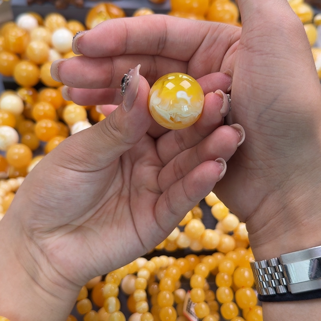 蜜蜡未镶嵌珠宝奇石