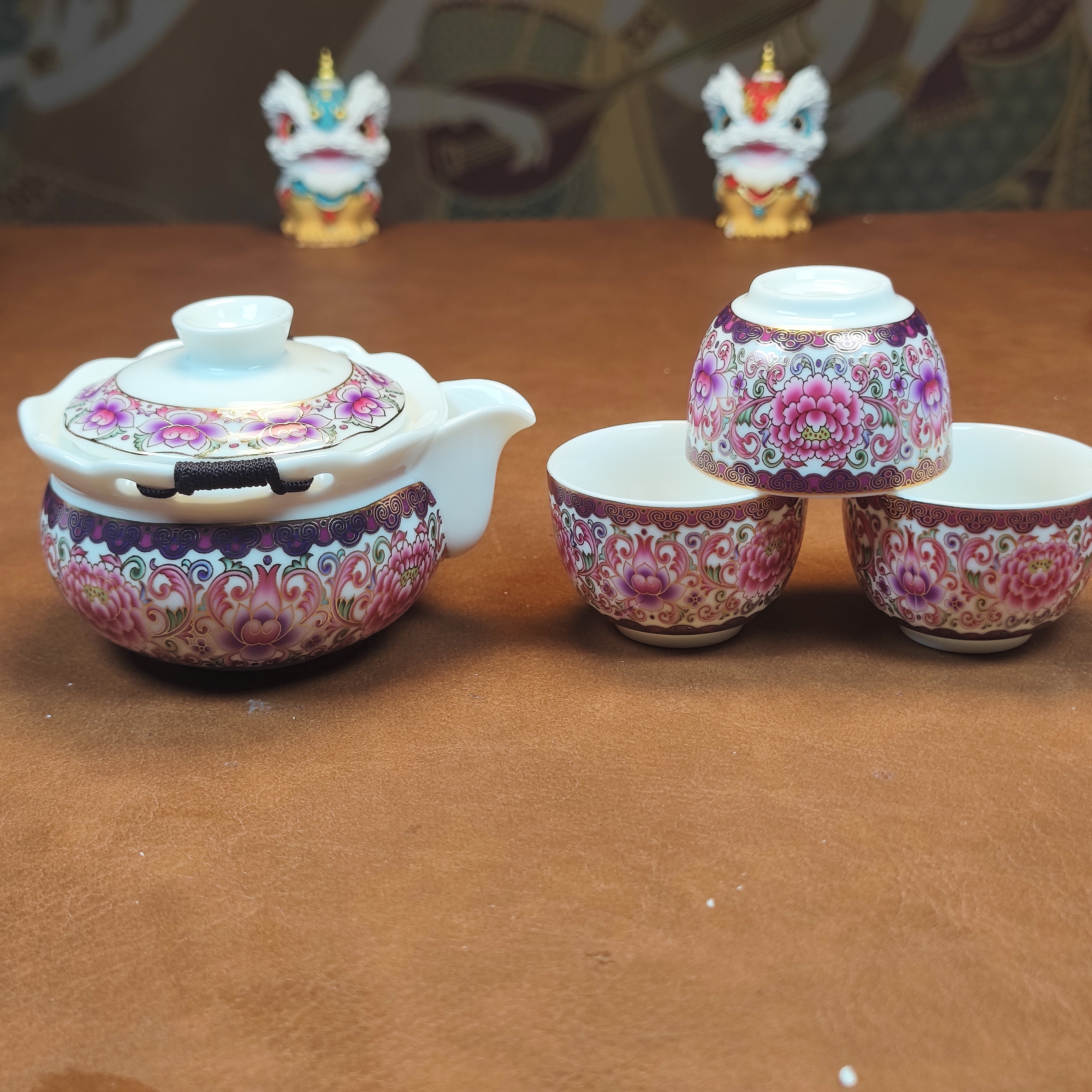 红缠枝莲-羊脂玉瓷手抓壶配三杯2113