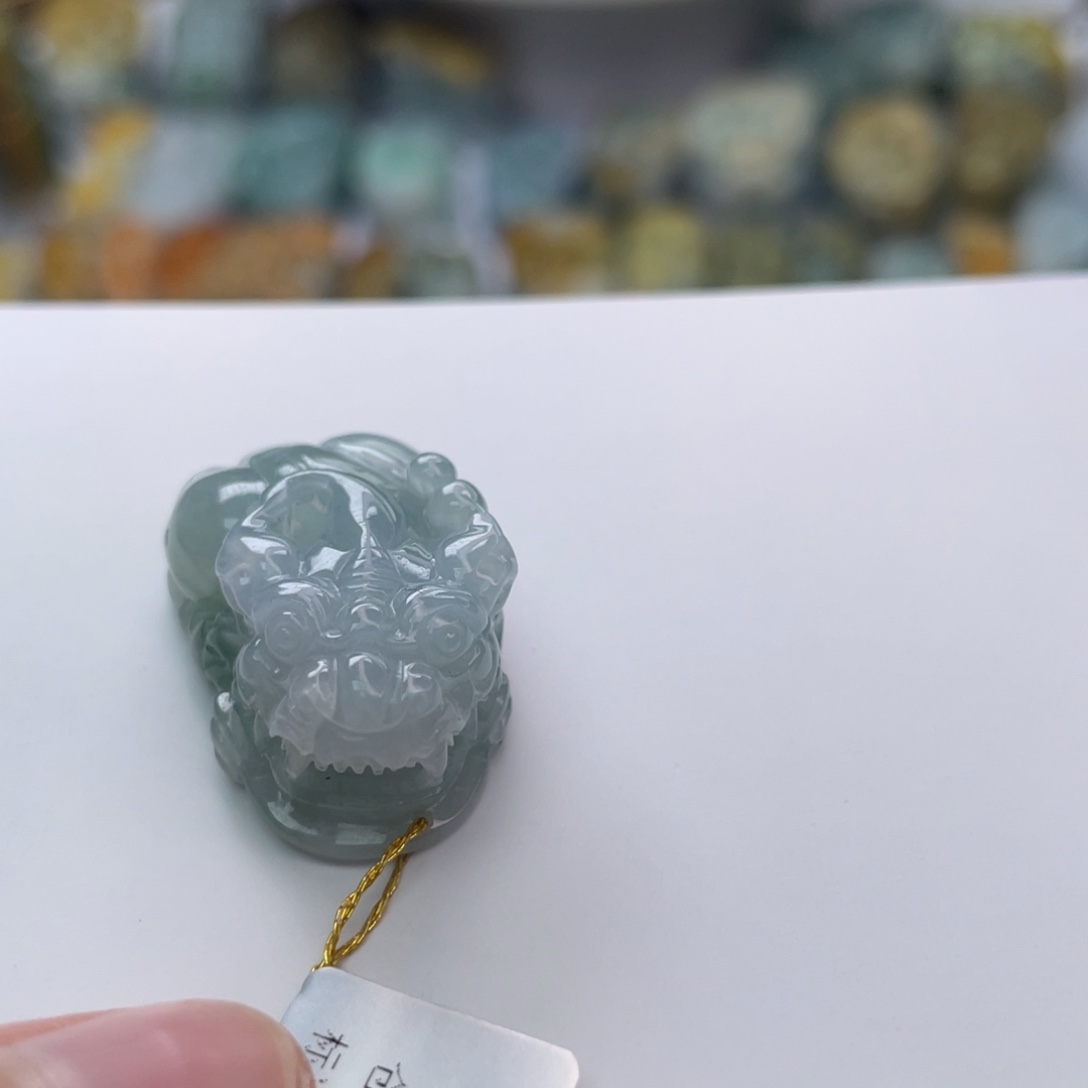 翡翠颈饰未镶嵌貔貅