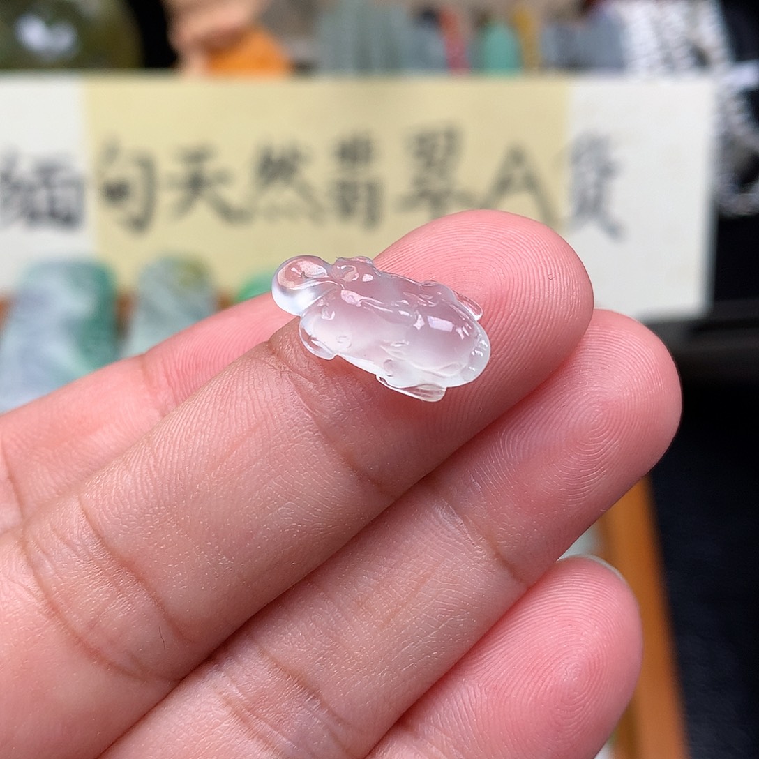翡翠裸石缅甸天然A货翡翠冰种貔貅