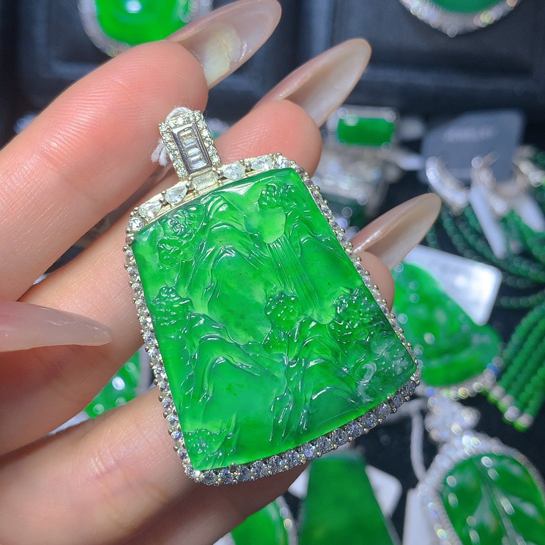 翡翠颈饰银S925镶嵌翡翠