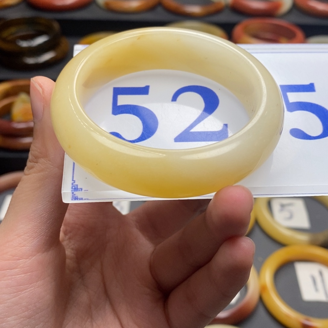 石英质玉（黄龙玉）手镯未镶嵌