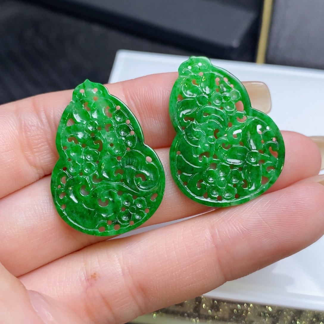 翡翠未镶嵌耳饰葫芦镂空雕花片