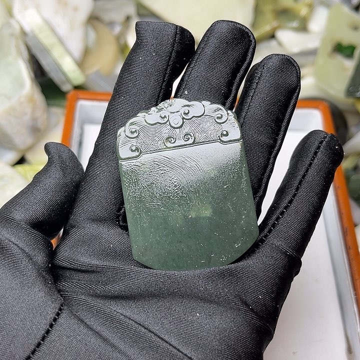 未镶嵌和田玉（糖玉）珠宝奇石