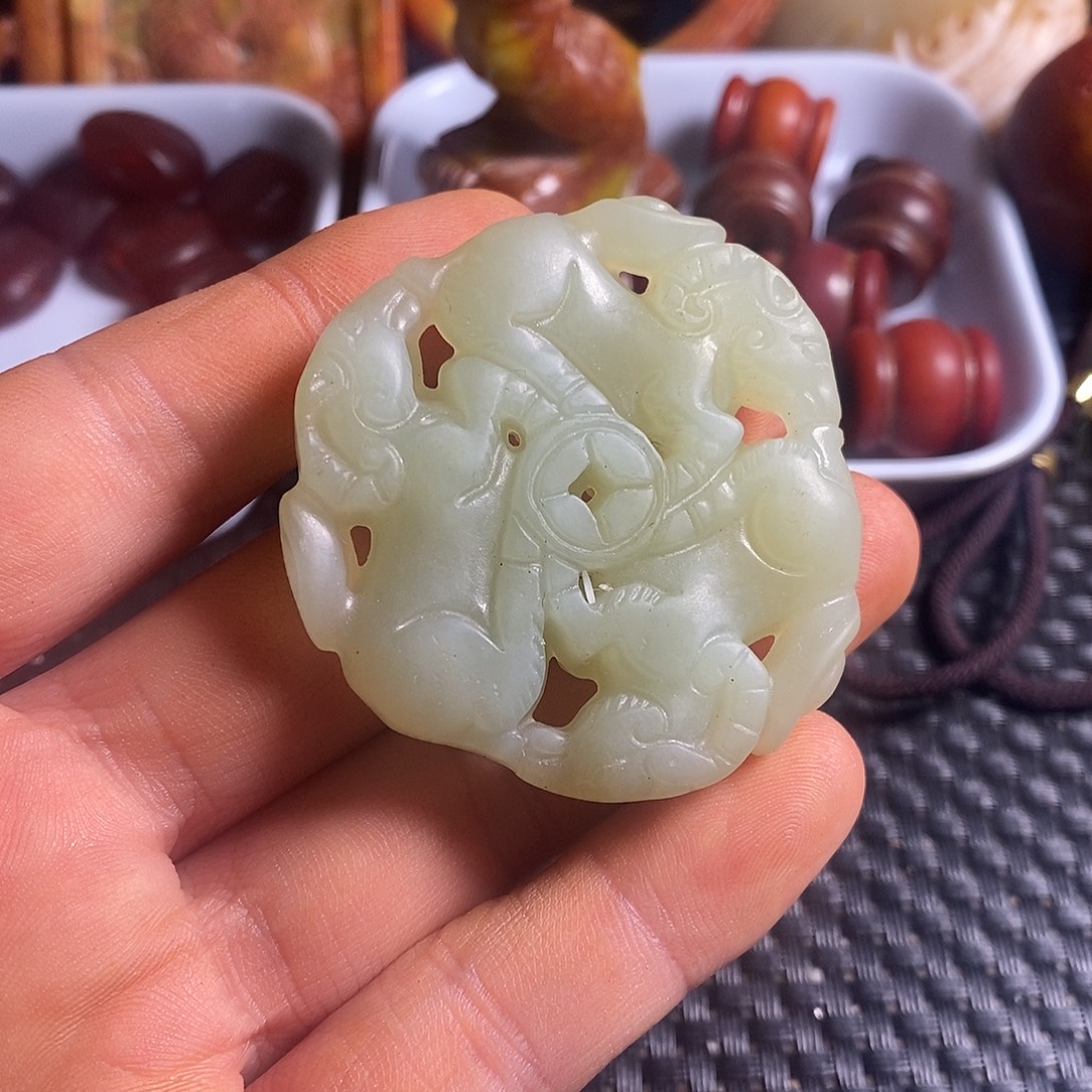 岫玉未镶嵌珠宝奇石