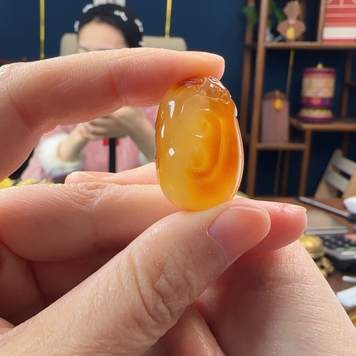 蜜蜡吊坠(赠链)未镶嵌