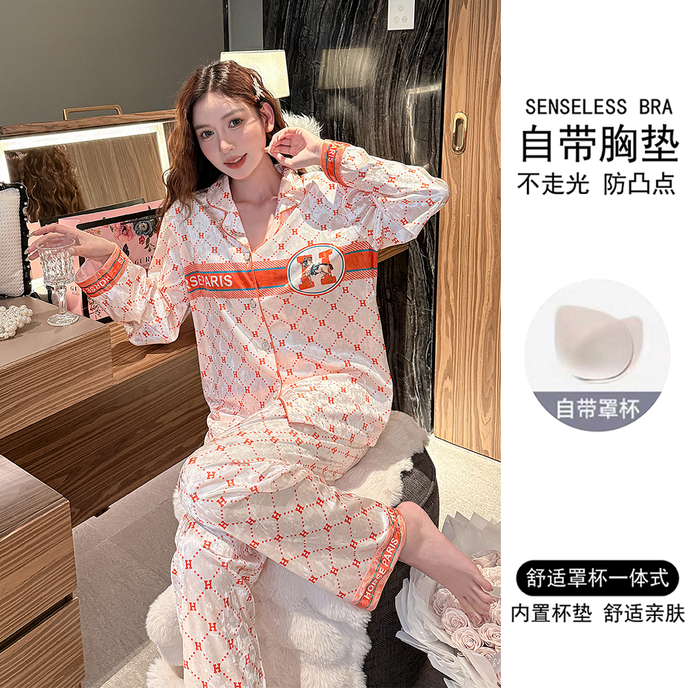 带胸垫2025年新款金丝绒睡衣女春秋季长袖可爱卡通秋冬家居服套装