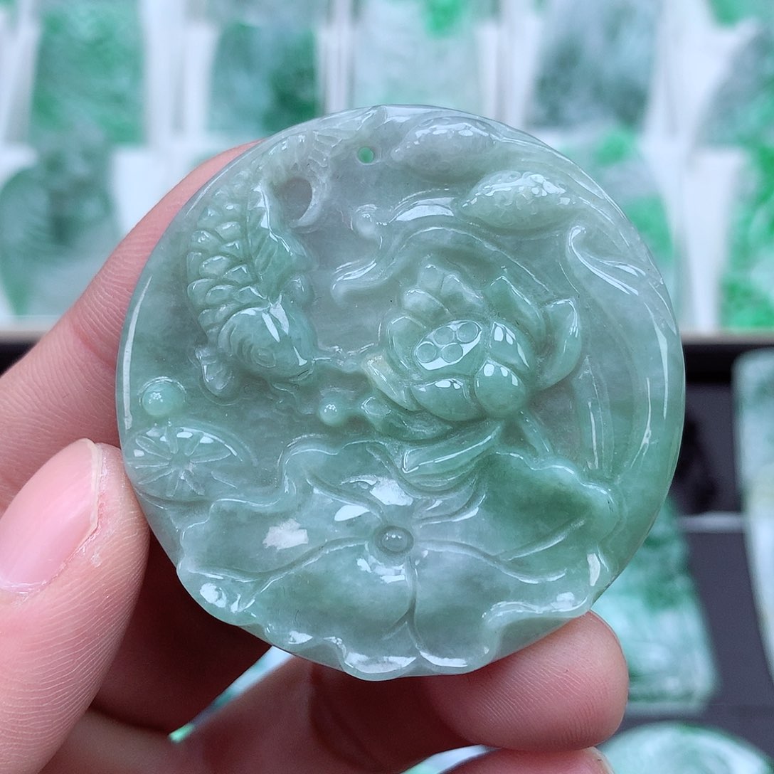 翡翠颈饰未镶嵌翡翠吊坠