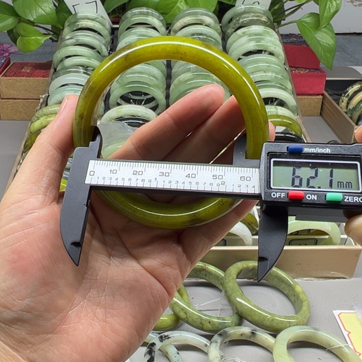 蛇纹石玉未镶嵌手镯26