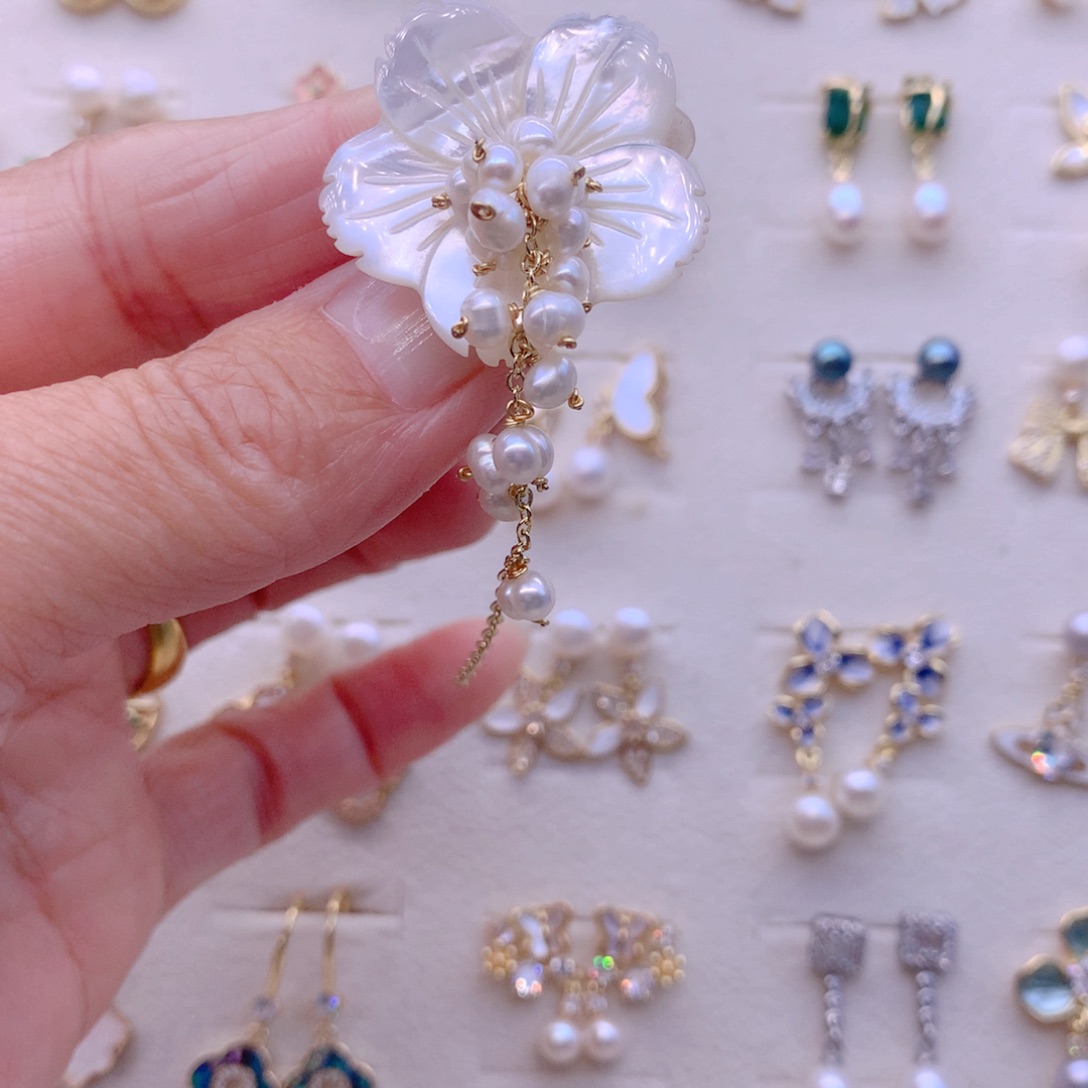 淡水珍珠合金耳饰