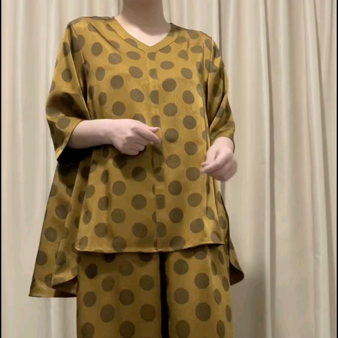 春夏大波点宽松显瘦遮肉气质提花上衣阔腿裤套装