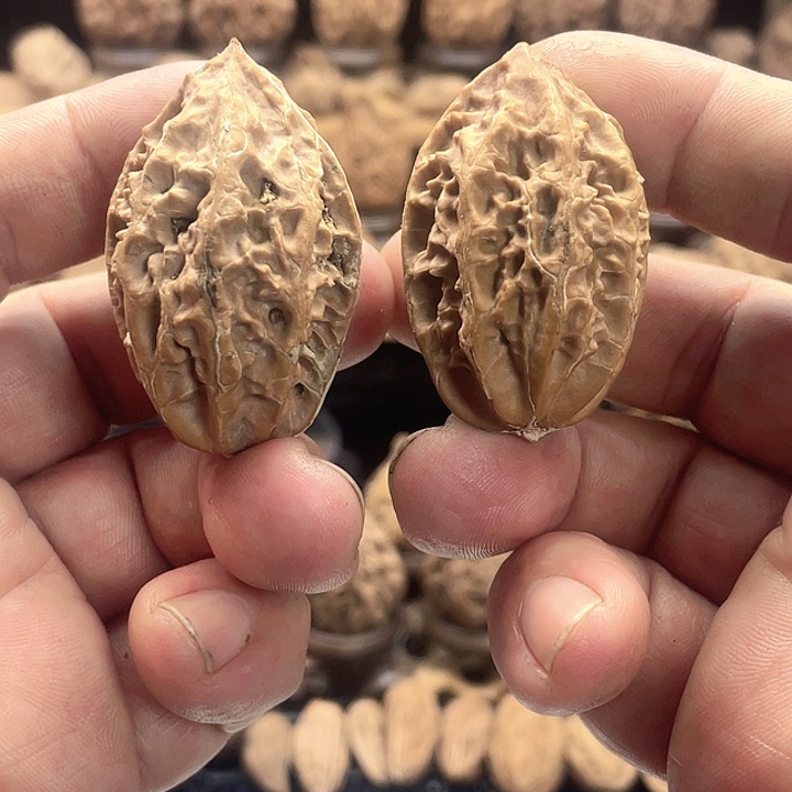 @***g文玩核桃把件白菜