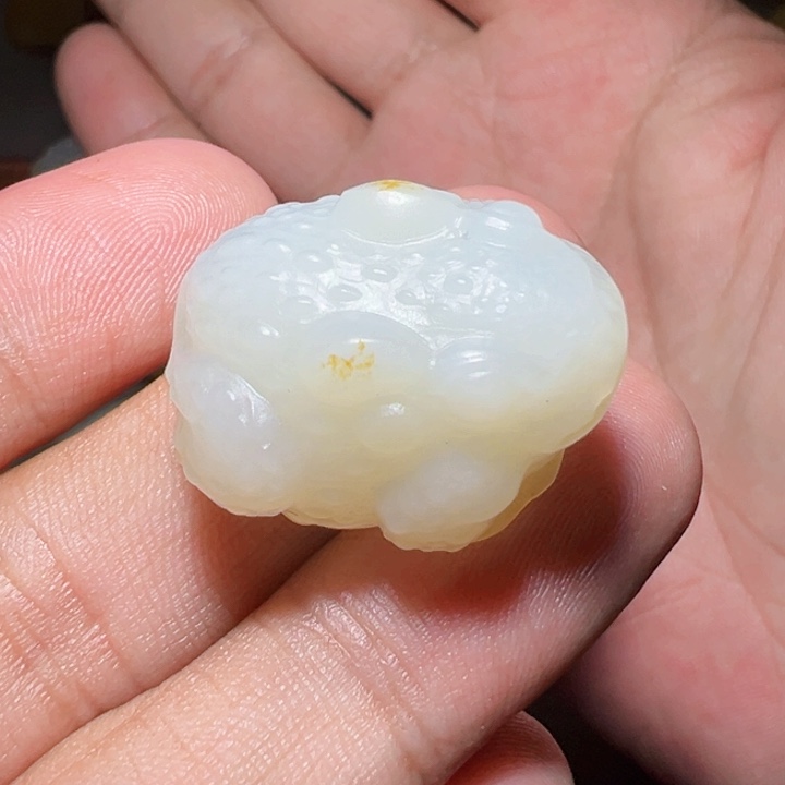 颈饰未镶嵌和田玉（糖玉）