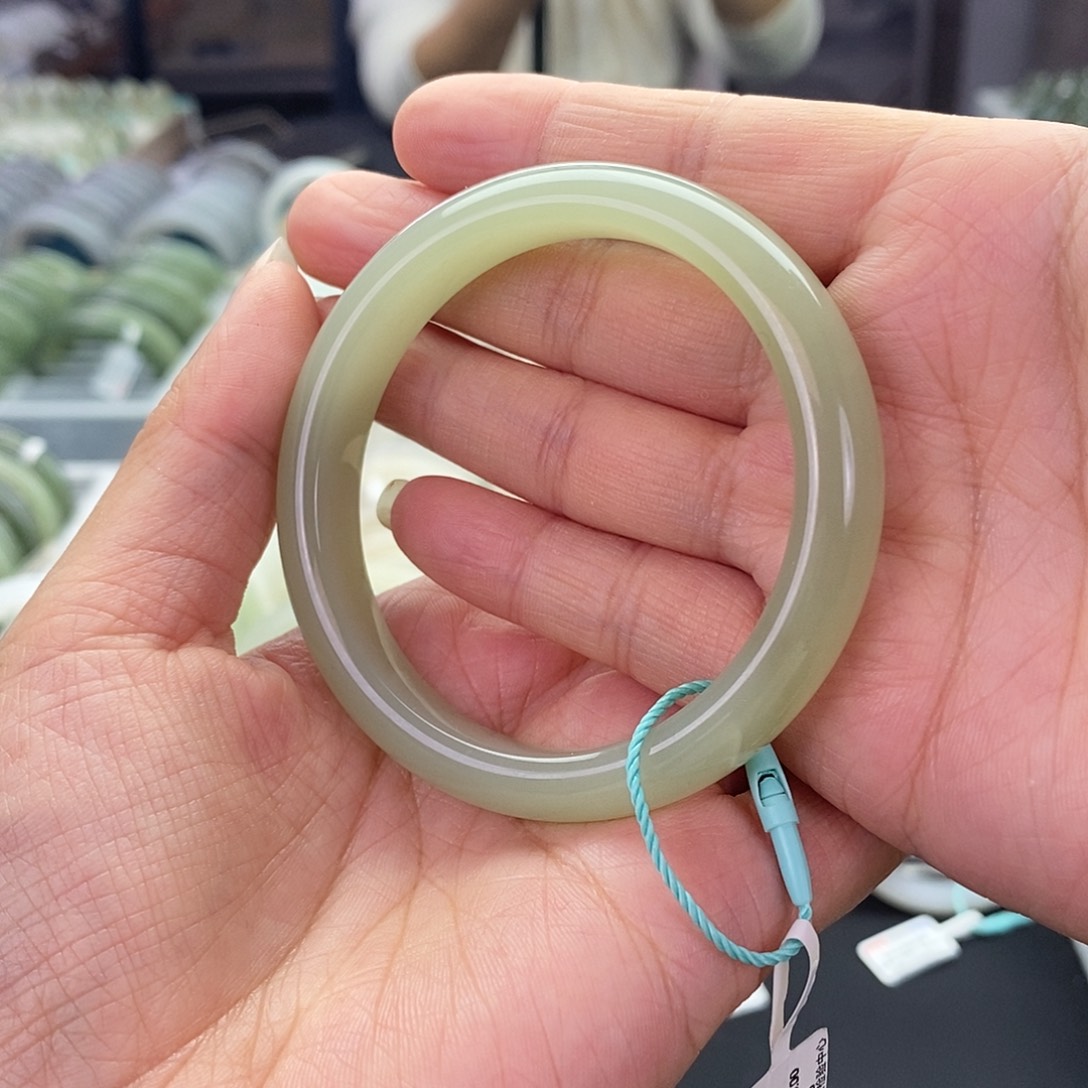 和田玉未镶嵌和田玉手镯53,54