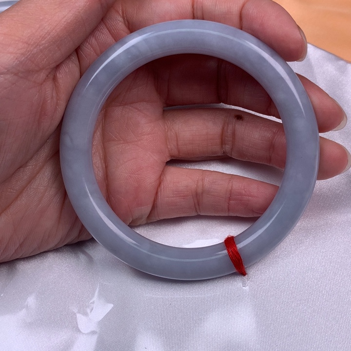 翡翠未镶嵌颈饰用***绕翡翠