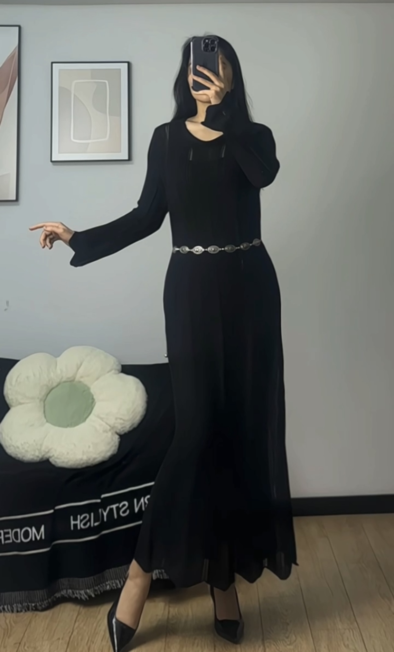 Mira高级感圆领长袖Garis连衣裙～ 