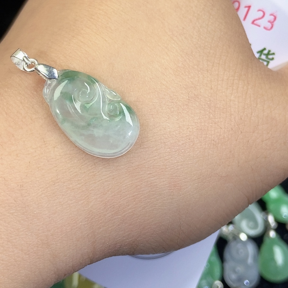 翡翠未镶嵌颈饰天然