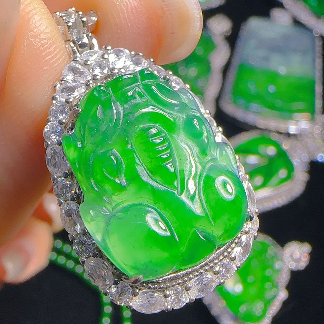 翡翠吊坠(赠链)银S925镶嵌