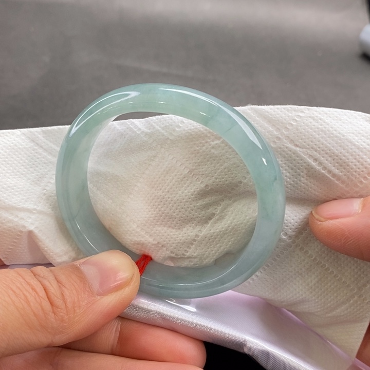 翡翠手镯未镶嵌贵妃52圈