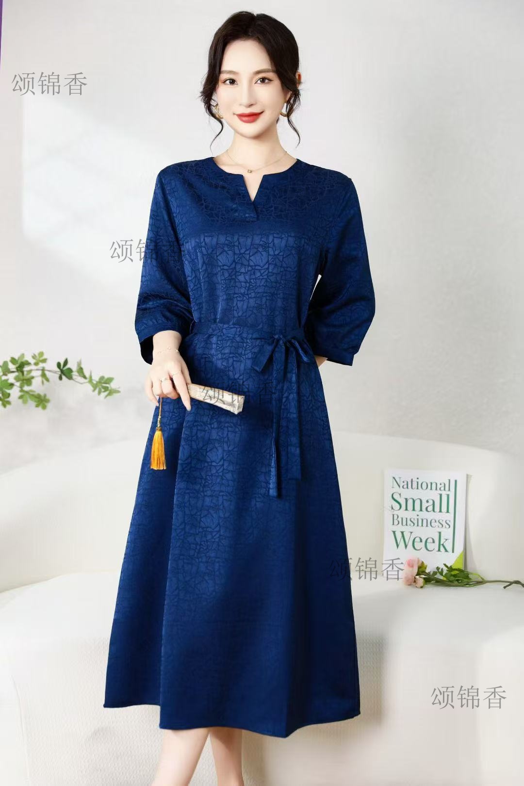 【蓝龟】A8737秋季上新重磅连衣裙时尚气质女士显瘦优雅